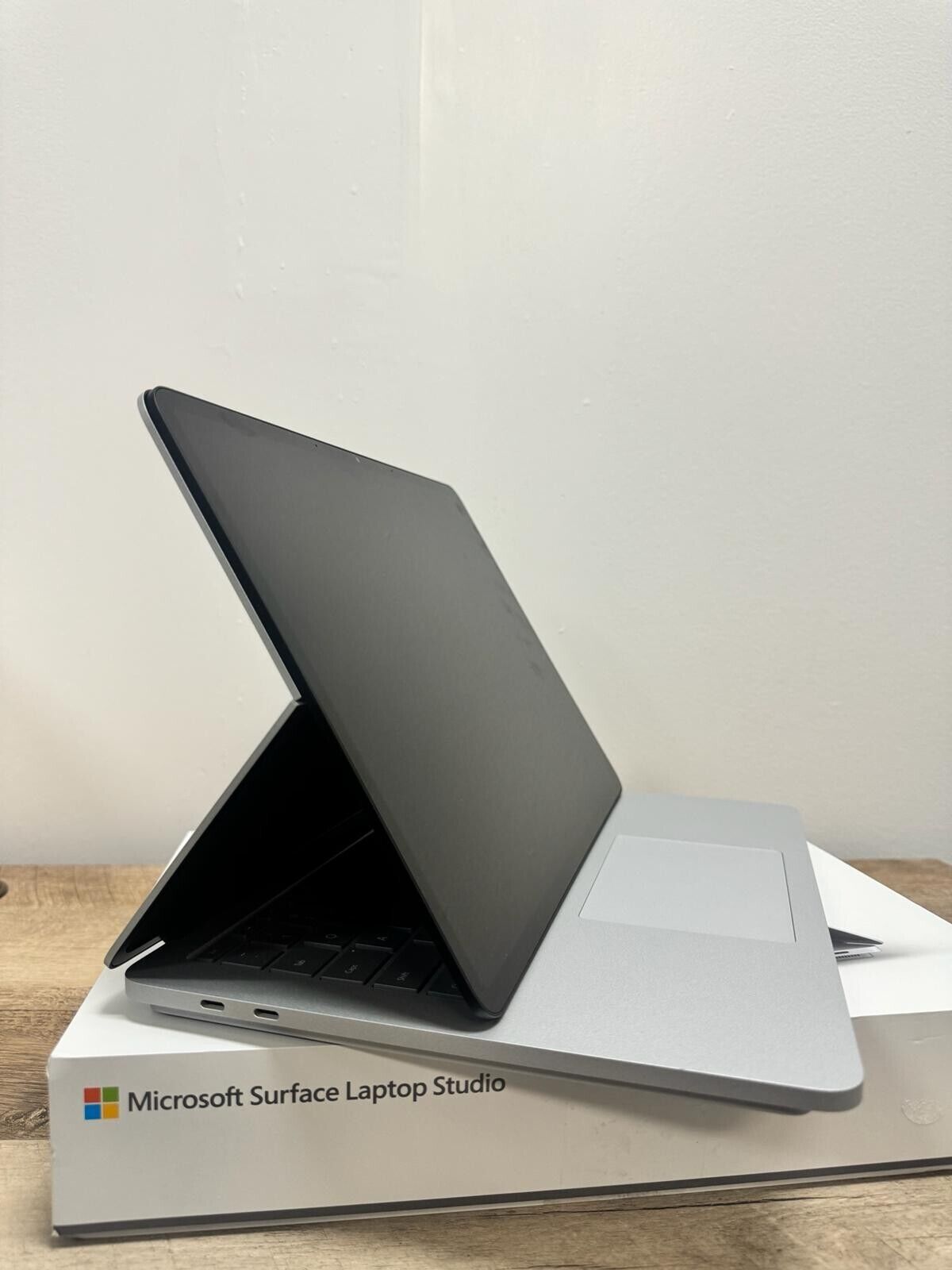 Microsoft Surface Laptop Studio 14.4" Touch i7-11700 16/512GB GeForceRTX 3050 Ti
