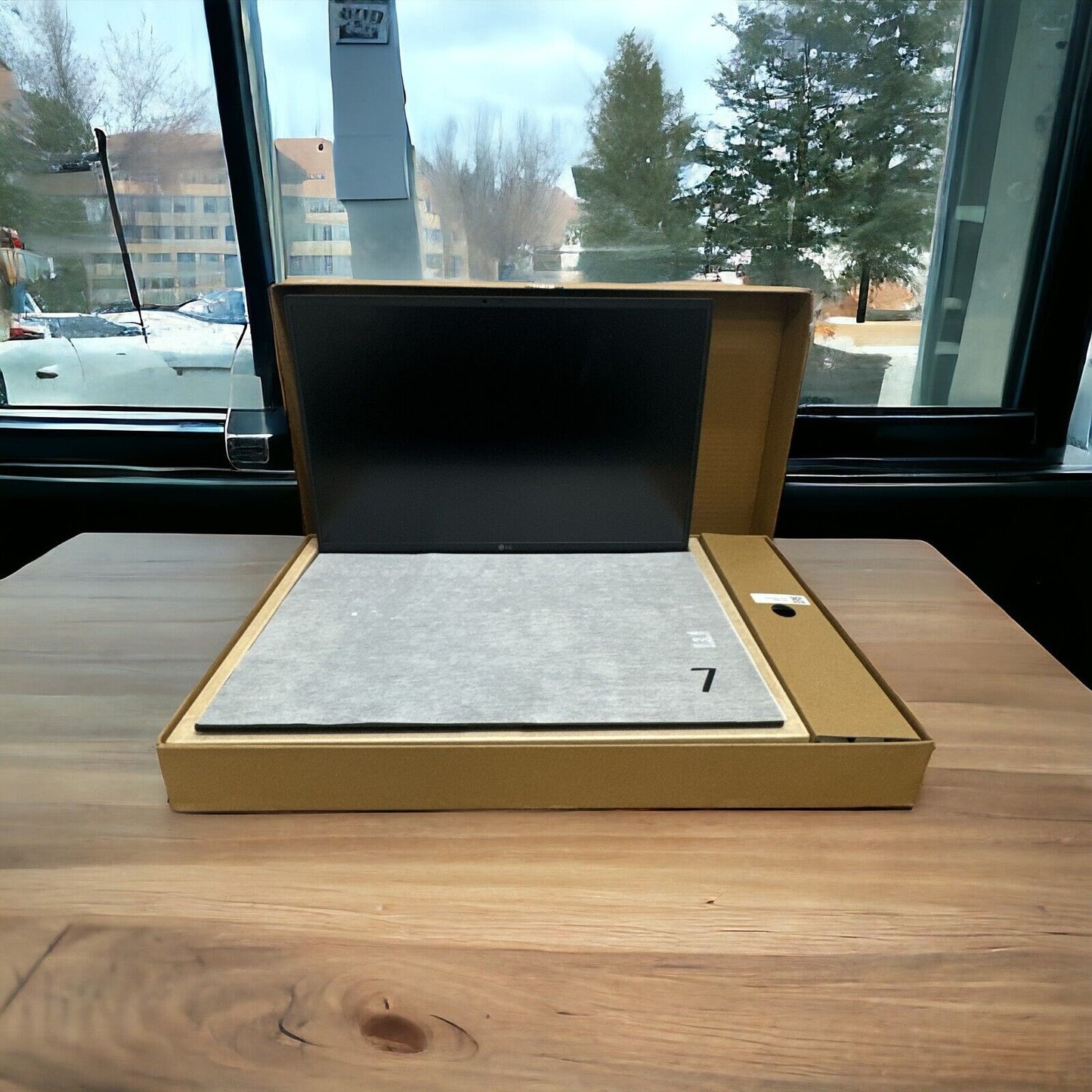 LG Gram 17 WQXGA Touchscreen Laptop i7-1360P 32GB 2TB SSD Black 17Z90R-H.ADC8U1