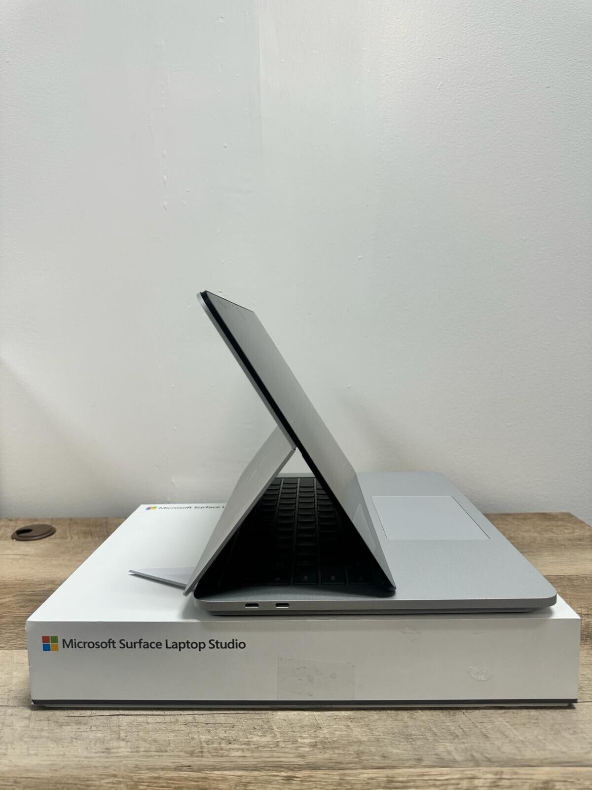 Microsoft Surface Laptop Studio 14.4" Touch i7-11700 16/512GB GeForceRTX 3050 Ti