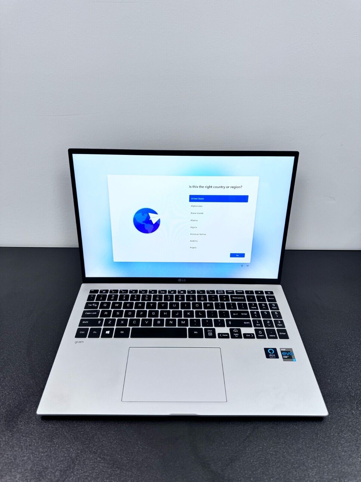 LG Gram 16" EVO Platform i7-1165G7 16GB 512GB SSD 16Z90P-K.AAB7U1 - Good Deal