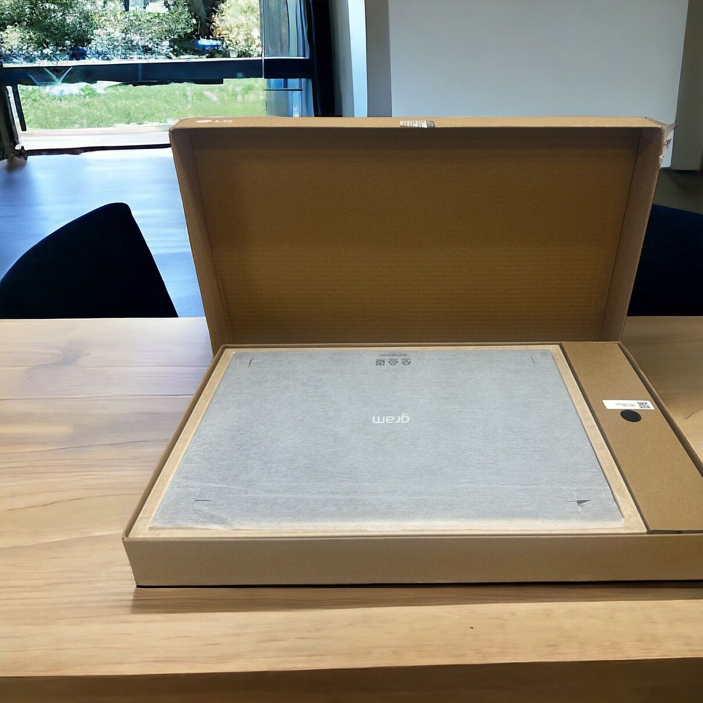 LG Gram 17 WQXGA Touchscreen Laptop i7-1360P 32GB 2TB SSD Black 17Z90R-H.ADC8U1