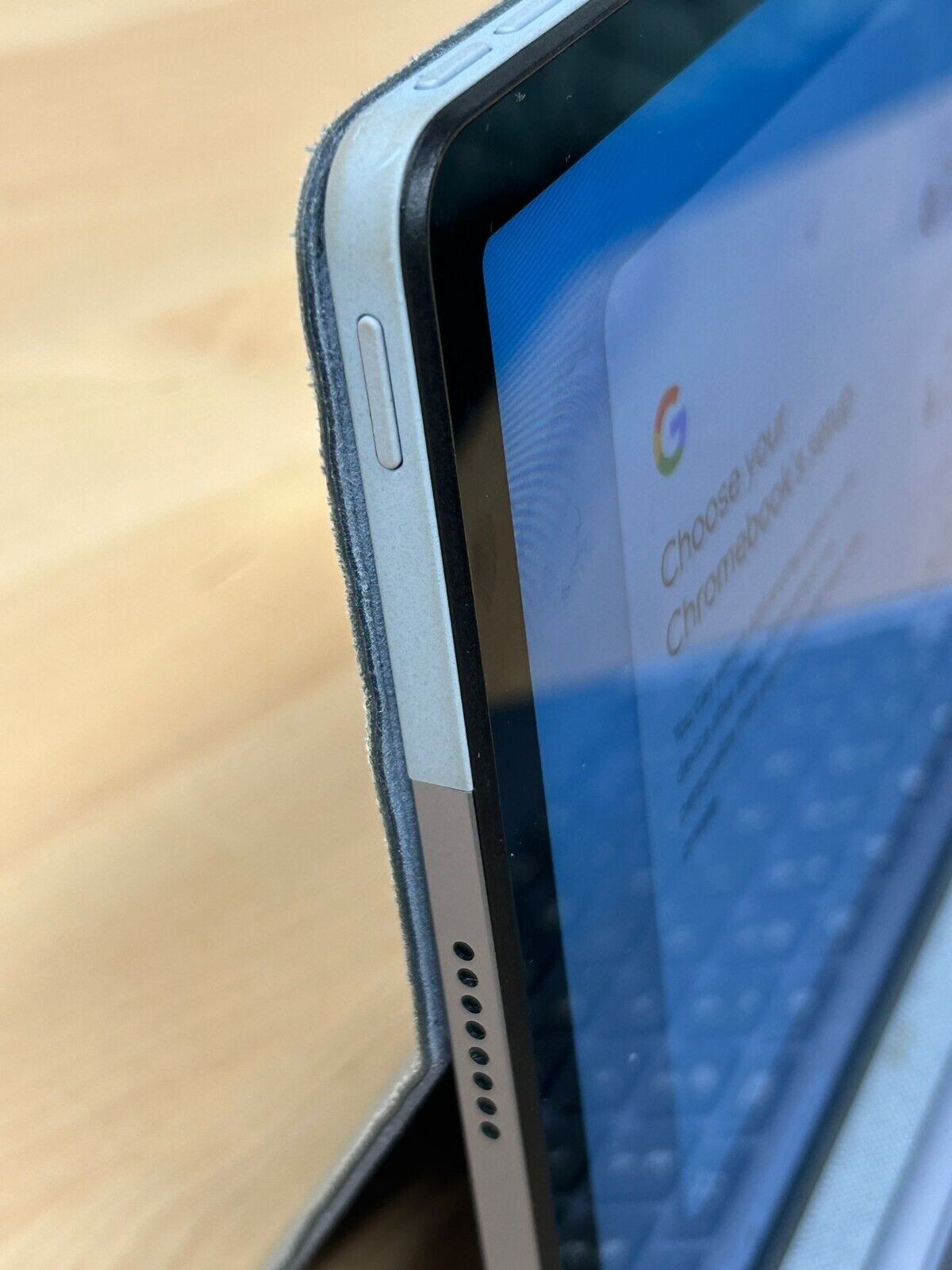 Lenovo IP Duet 3 Chromebook 11q727 (4 GB RAM, 128GB eMMC, 2-in-1 and detachable)