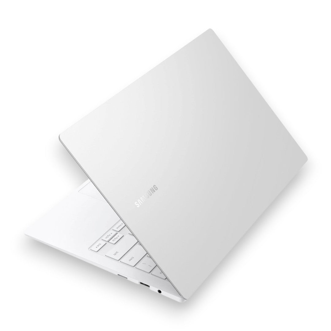 Samsung - Galaxy Book2 Pro 13.3" AMOLED Laptop -Intel 12th Gen Core i5 Evo Platform - 8GB Memory - 256GB SSD - Silver