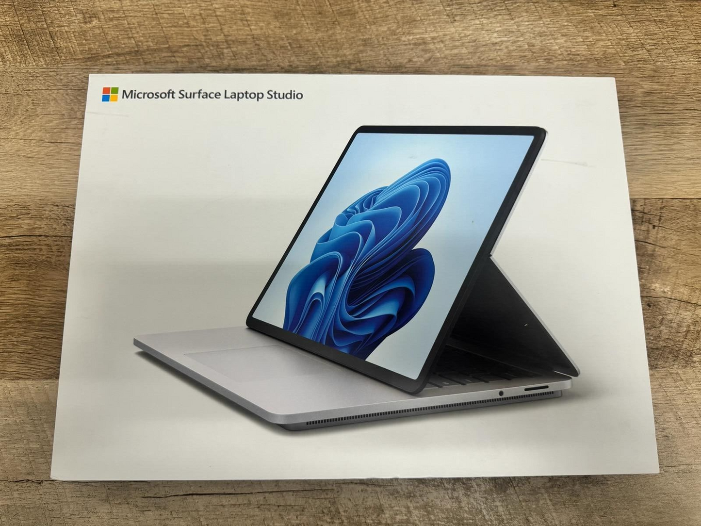Microsoft Surface Laptop Studio 14.4" Touch i7-11700 16/512GB GeForceRTX 3050 Ti