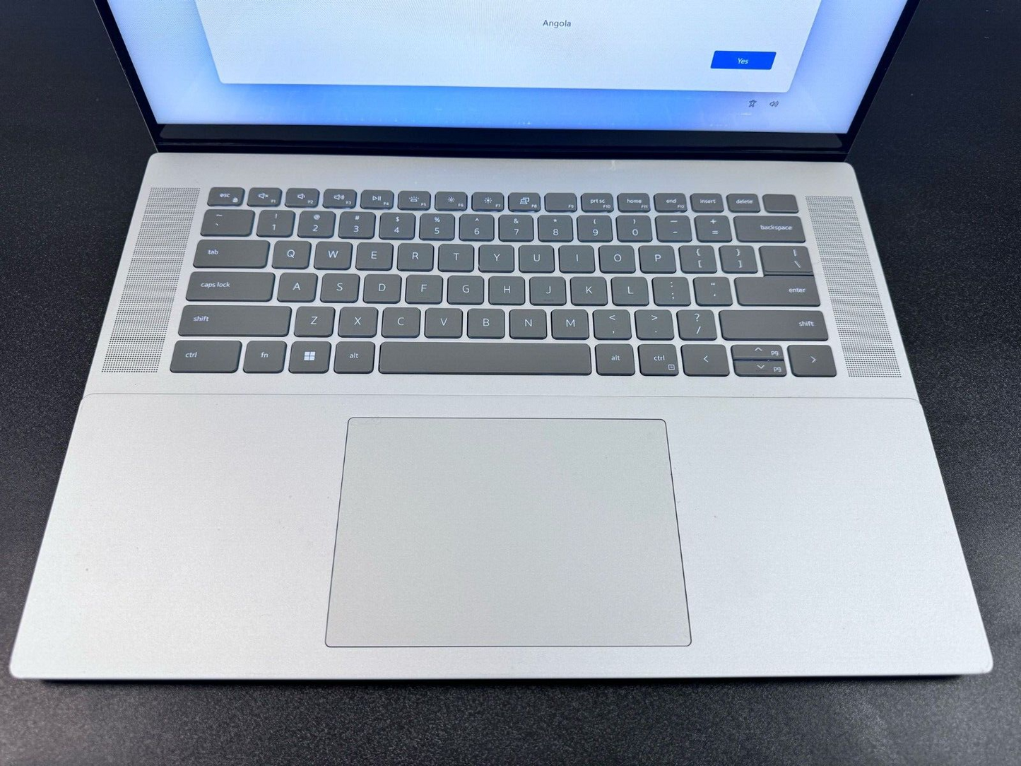 Dell Inspiron 16 5620 Touch i7-1255U 16 GB RAM, 512GB Nvidia GeForce MX 570A 2GB