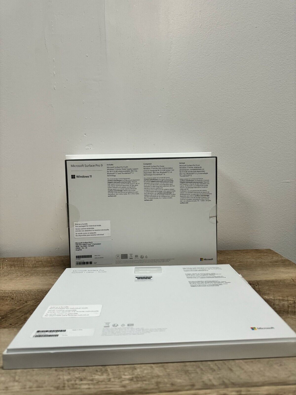 Microsoft Surface Pro 9 13" Tablet i5 12th Gen 16GB/256GB) + Keyboard